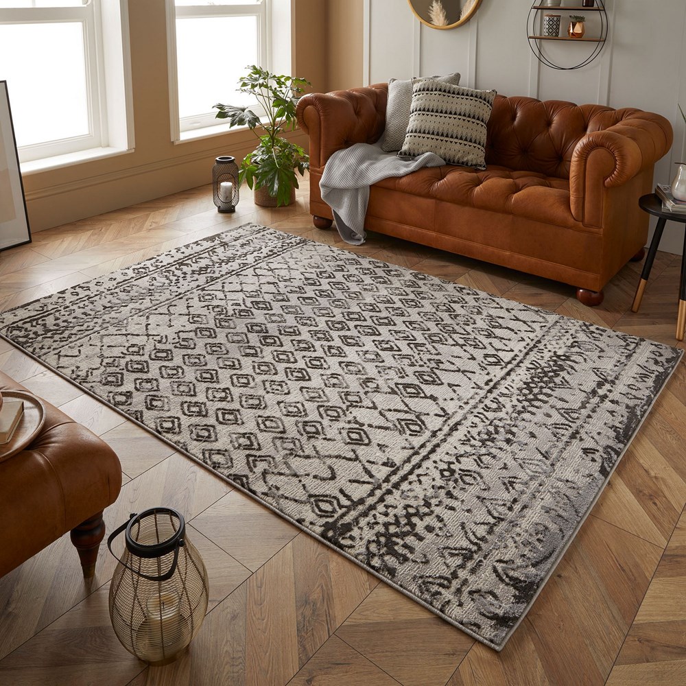 Vinci Vinci 1303 B Distressed Rugs in Charcoal Grey